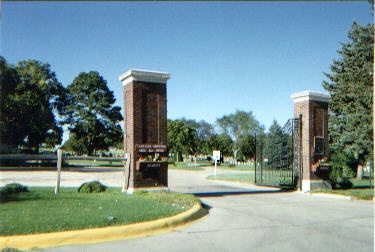 Kearney Cemetery Entrance